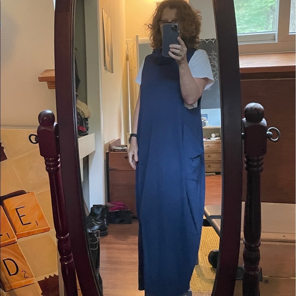 Beautiful jumper dress w elegant drape & mesh tee